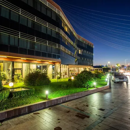Western Premier Ark Hotel 4*