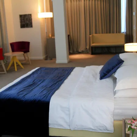 بست ويسترن بريميير آرك 4* تيرانا