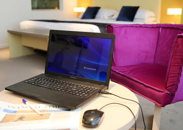 Отель Western Premier Ark 4*