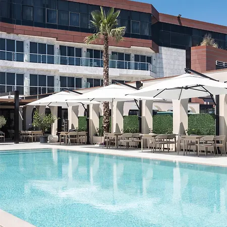 ホテル ベスト ウェスタン プレミア アーク ティラナ