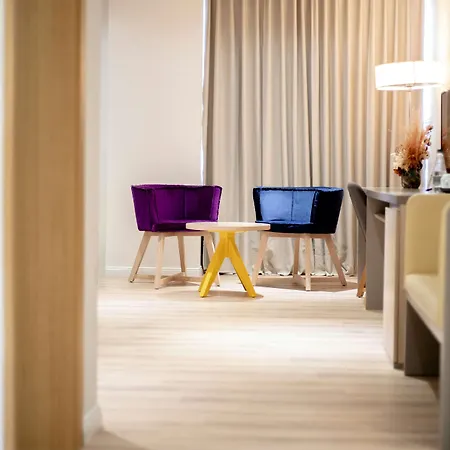 Western Premier Ark Hotel 4*