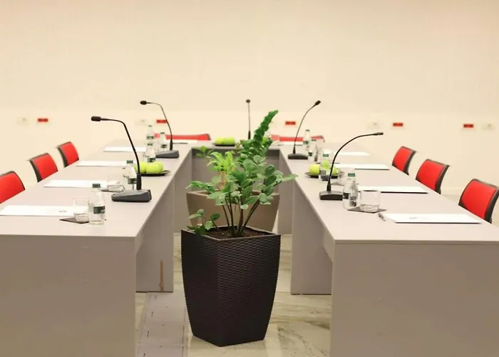 Western Premier Ark Hotel 4*